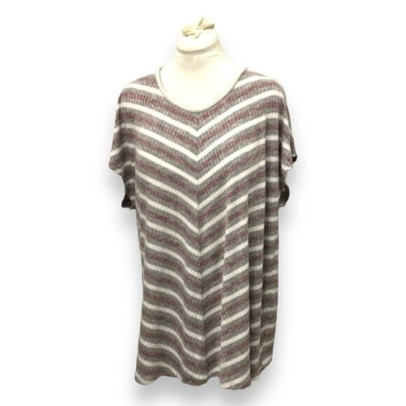 Lane Bryant Women’s Short Sleeve V Neck Stripe Sweater Tunic, size 22/24 - Picture 1 of 7